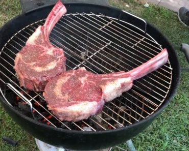 How To Grill Tomahawk Rib Eye Steaks on a Weber