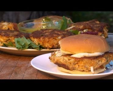 How to Grill Crab Cakes