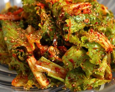 Korean Lettuce Salad (Sangchu-geotjeori: 상추겉절이)