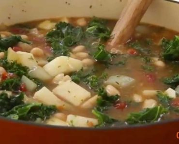How to Make Kale Soup | Vegetarian Recipes