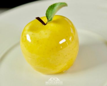 Apple Shaped Dessert – Bruno Albouze