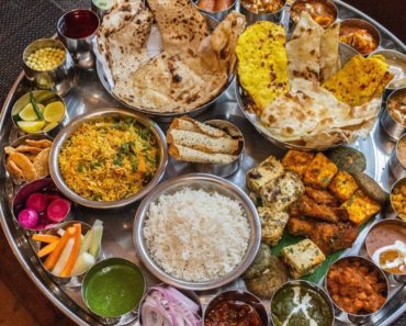Unlimited Veg Thali at only Rs 400 Insane Food Challenge