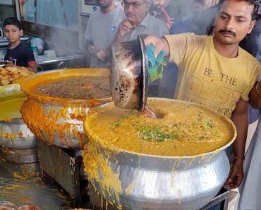 Famous Dal Pakwan of Ulhasnagar | Sindhi Breakfast