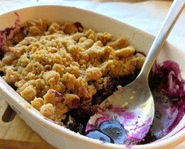 How to Make Blueberry Crumble