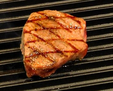How to Grill Buffalo Steaks : Recipes for Steaks