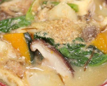 Hearty Miso Soup Recipe (The Healthiest Japanese Food with Plenty