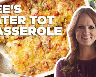 The Pioneer Woman Makes a Tater Tot Breakfast Casserole |