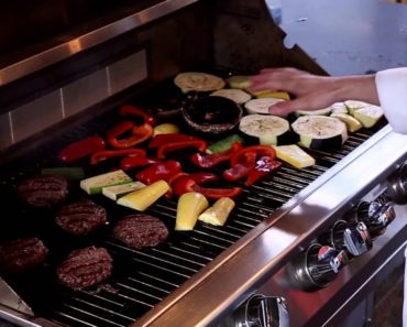 How to Grill for Beginners : Grilling & Cooking