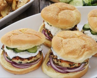How to Make Spinach and Feta Turkey Burgers
