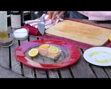 How to Grill Salmon in Tin Foil : BBQ Grilling