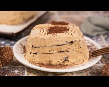 Coffee mousse log: how to make a creamy dessert with