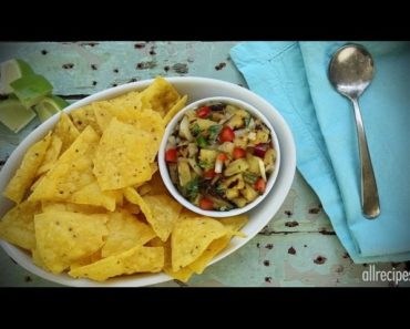 How to Make Grilled Pineapple Salsa