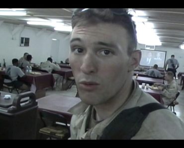 Lunch time in Iraq, 2004-05