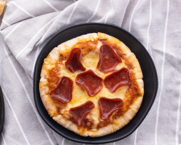 Pita Pizza: 5 Ways (Easy Weeknight Dinner)