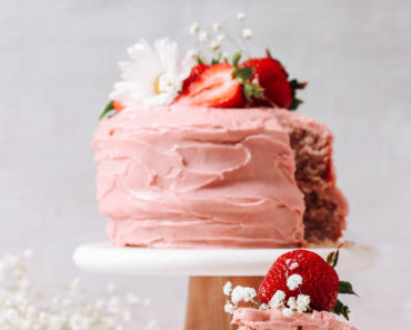 Vegan Strawberry Cake (GF)