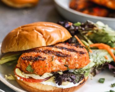 Shrimp Burger {Perfect Texture with Southern Spices} – WellPlated