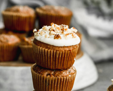 Carrot Cake Cupcakes {with Cream Cheese Frosting}