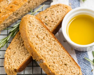 Rosemary Olive Oil Bread {Easy Homemade Bread} – WellPlated