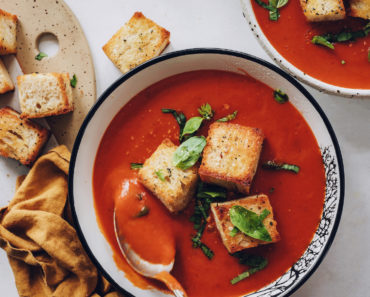 Easy 1-Pot Tomato Soup (Vegan)