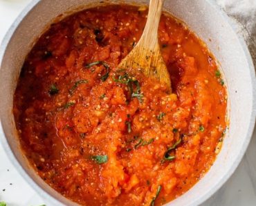Quick and Easy Garden Tomato Sauce