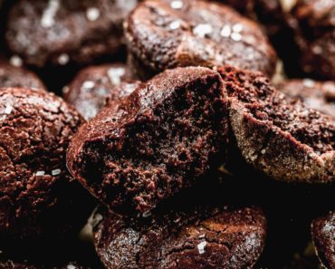 Brownie Bites {Chewy and Fudgy!}