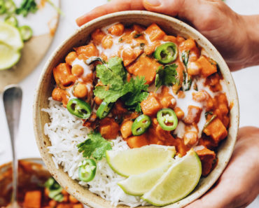 Roasted Red Pepper Chickpea Curry (Instant Pot Friendly!)