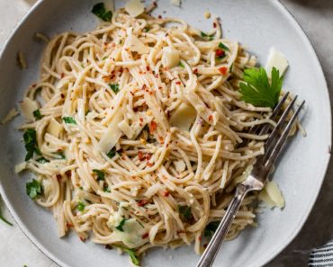 Garlic Pasta with Parmesan and Olive Oil – WellPlated