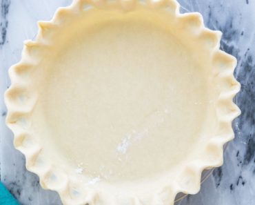The Best EASY Pie Crust Recipe