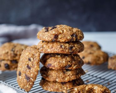 Vegan Oatmeal Cookies with Chai-Soaked Raisins