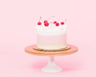 9 Best Cake Stands to Elevate Your Creations