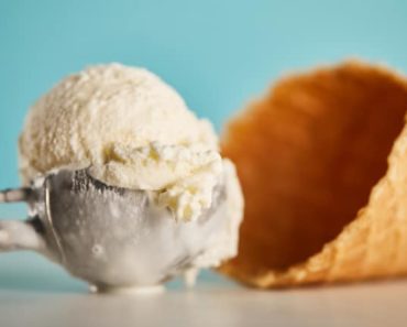 The 6 Best Ice Cream Scoops To Give You The