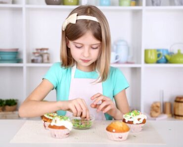 Organizing a Cupcake Decorating Party: A Complete How-To